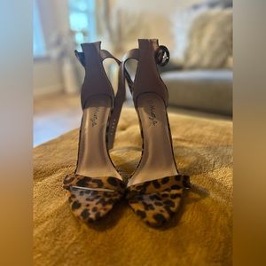 Cheetah Print size 11 heel